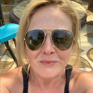 Meet your Posher, Caitlyn